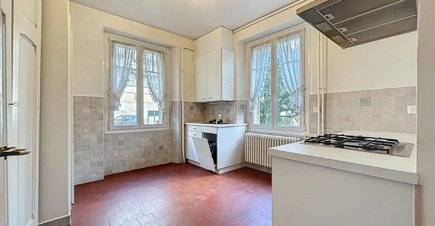 Casa di carattere con 3 appartamenti e vista lago - Foto 4 di 6
