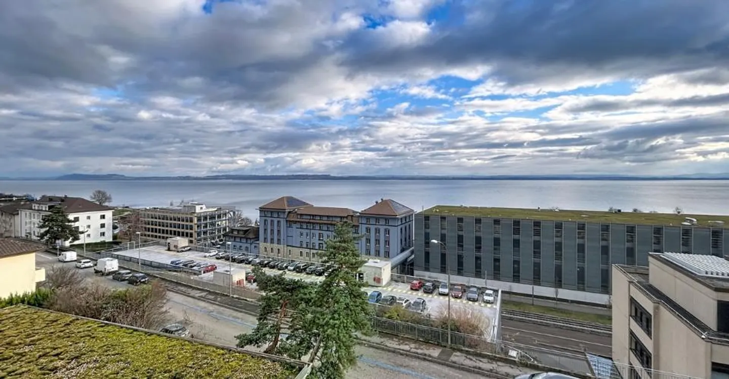 Casa di carattere con 3 appartamenti e vista lago - Foto 6 di 6