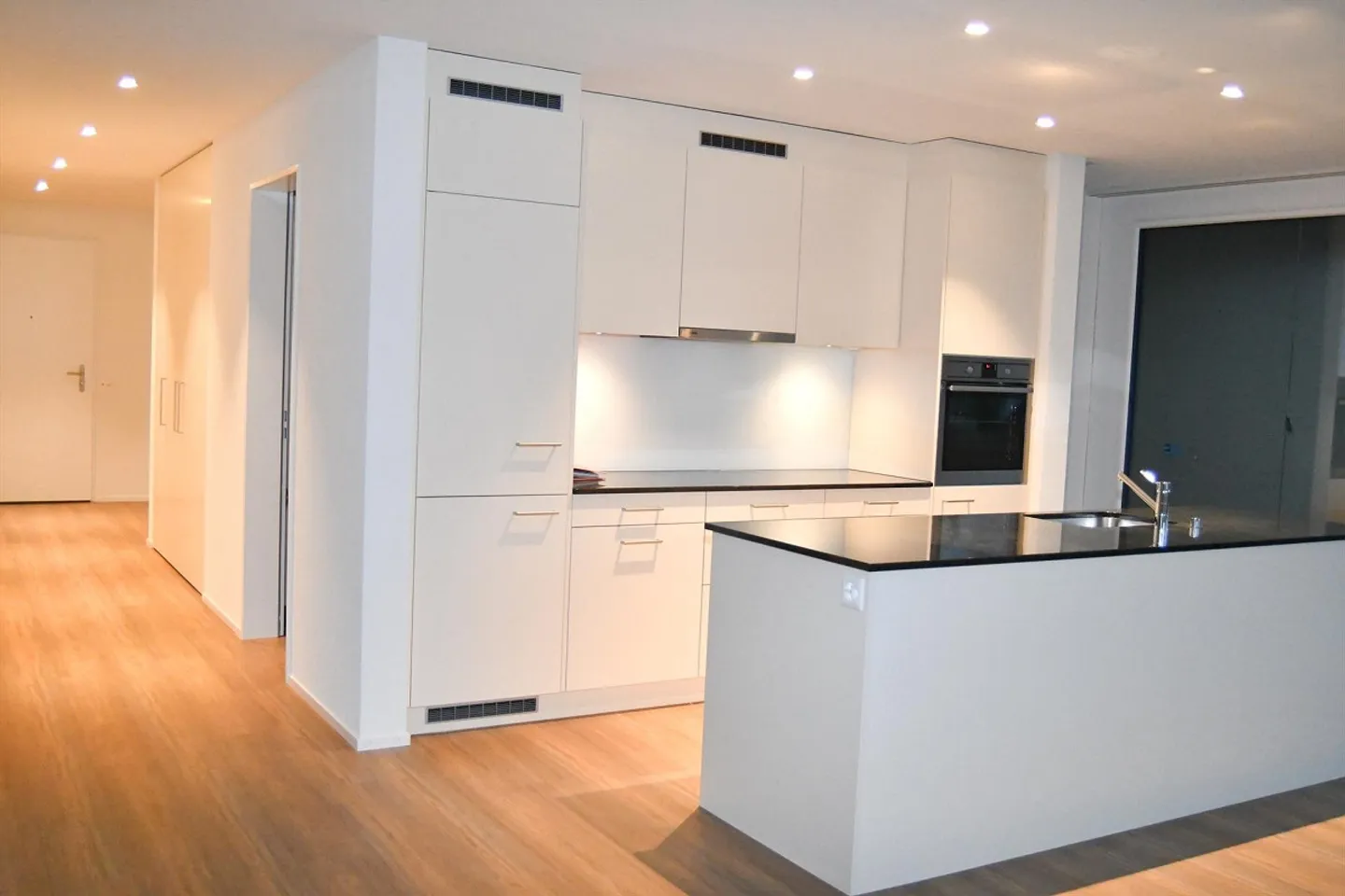 Appartement lumineux de 5½ pièces, situé au calme et ensoleillé - E101 - Photo 11 sur 14