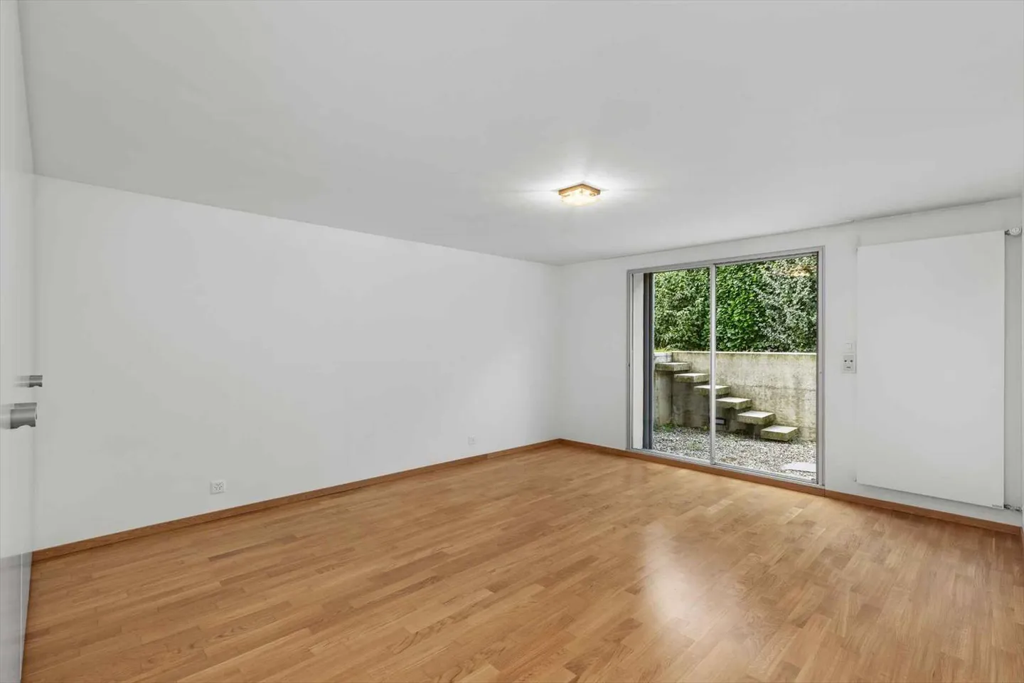 Charming villa with great construction potential - Photo 12 of 13