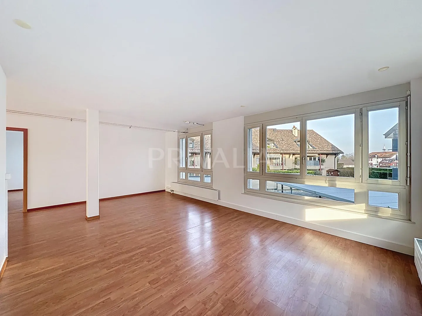 Nuova opportunità: Uffici in affitto con passaggio - Foto 7 di 13