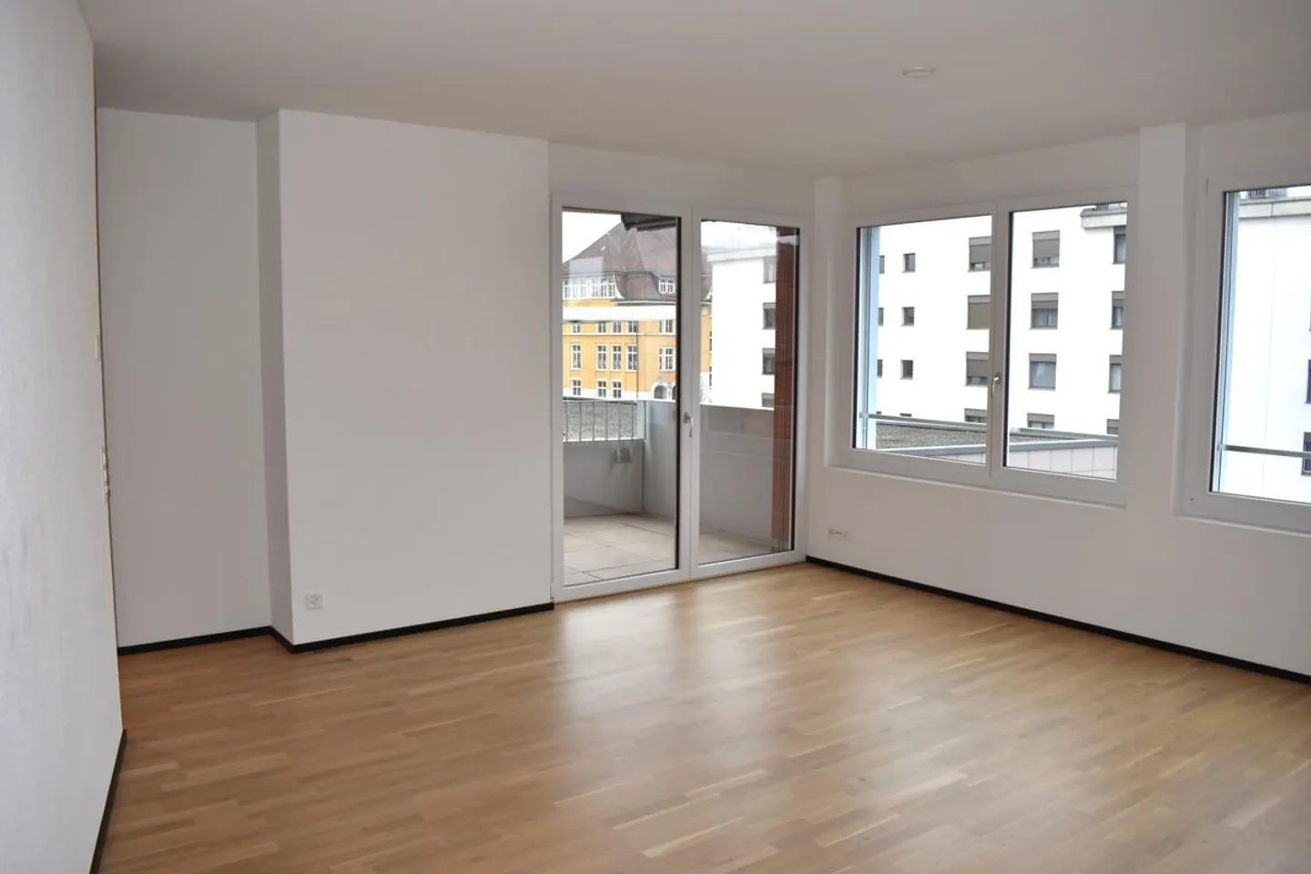 Stylish 3.5-room apartment in the center of Dietikon Urban Living - Photo 3 of 10