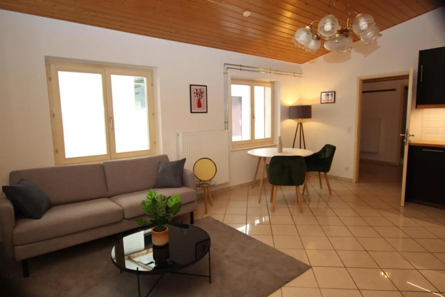 Furnished apartment for rent - Photo 3 of 8