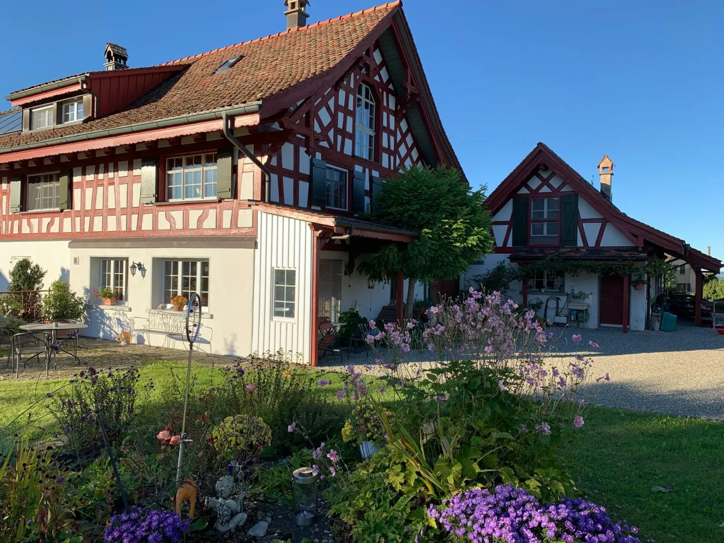 Charming timber-framed house with outbuilding and grounds for small animal husbandry - Photo 2 of 5