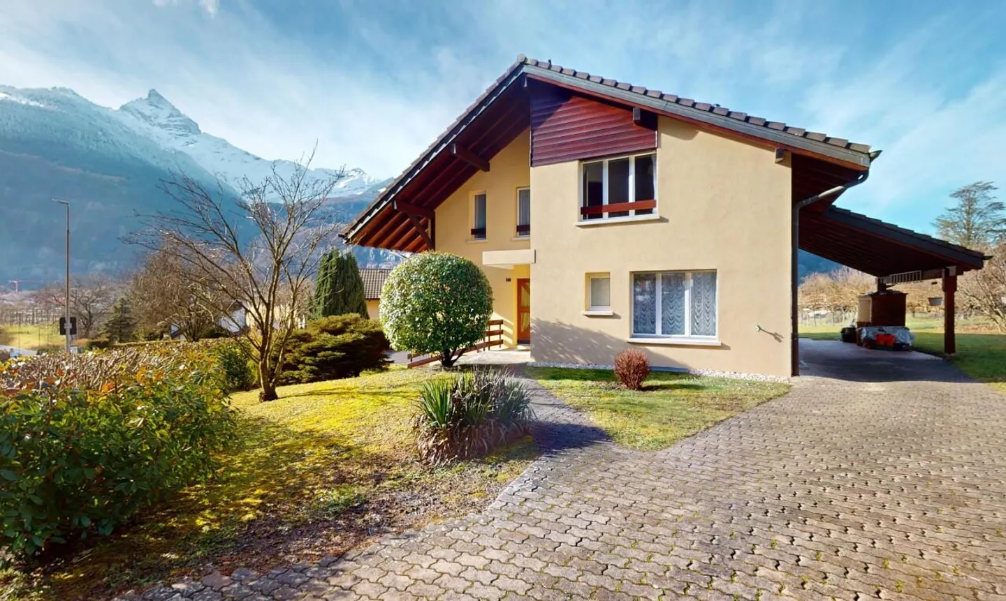 Exclusif : Belle villa de 4 pièces avec studio au sous-sol - Photo 1 sur 13