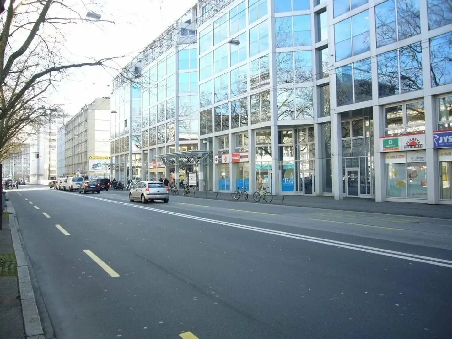 Superfici amministrative a Charmilles - Foto 1 di 13