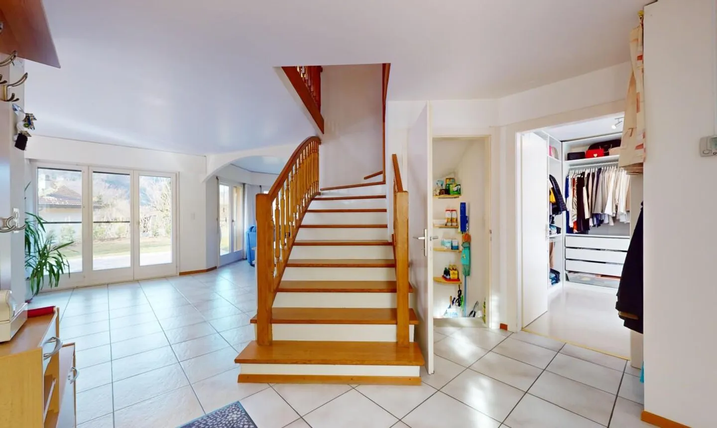 Exclusif : Belle villa de 4 pièces avec studio au sous-sol - Photo 7 sur 13