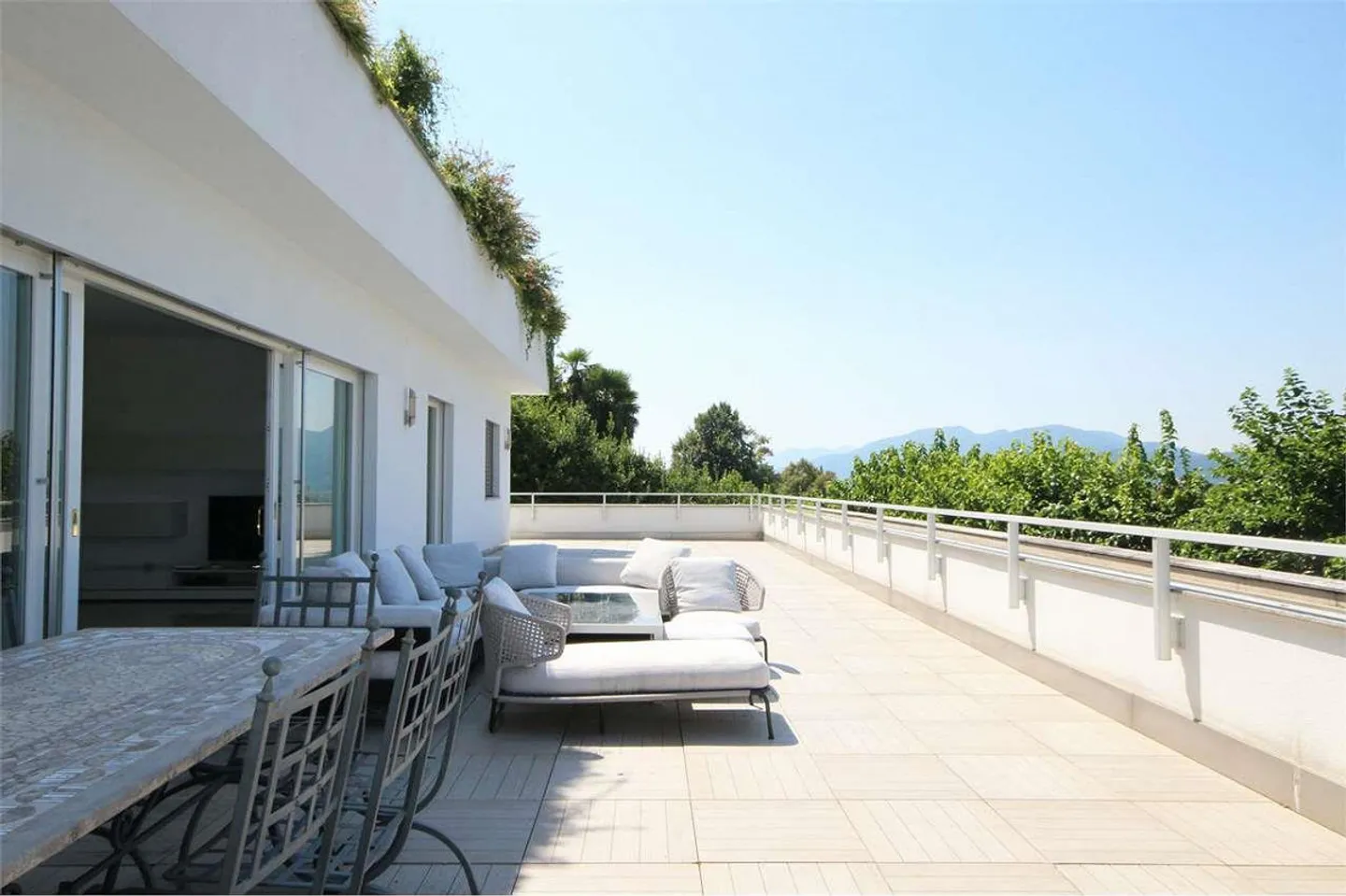 Appartement prestigieux de 5,5 pièces avec jardin - Photo 1 sur 10