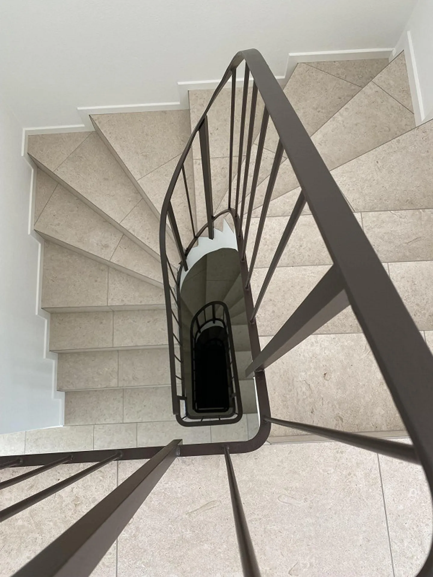 Exclusive townhouse with winter garden and stunning lake/mountain view - Photo 5 of 10