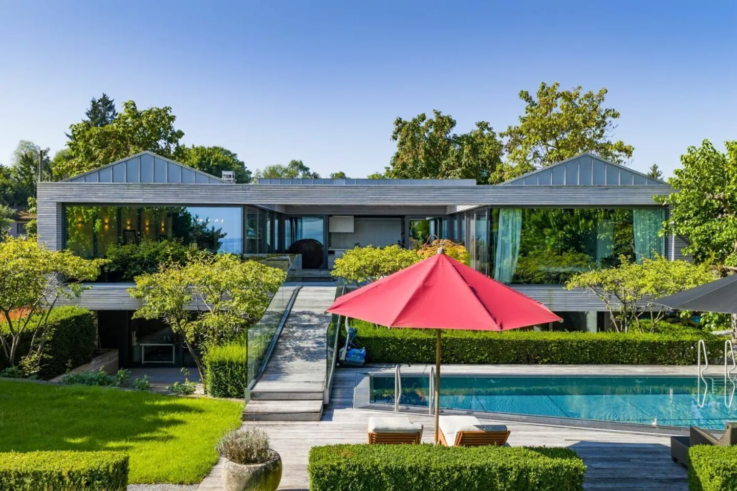 Modern villa with lake access, pool and wellness - Photo 4 of 11