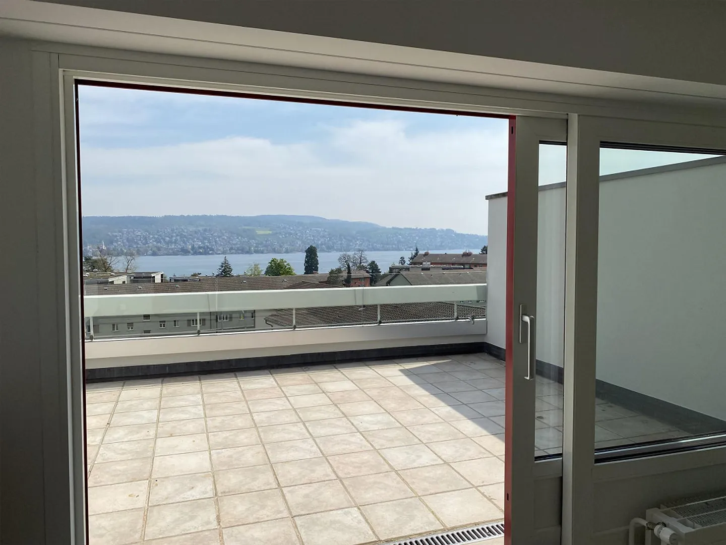 Exclusive townhouse with winter garden and stunning lake/mountain view - Photo 2 of 10