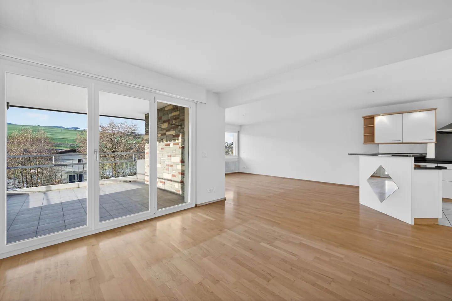 LIBELLE ONE - Vie au bord du lac - Photo 1 sur 26