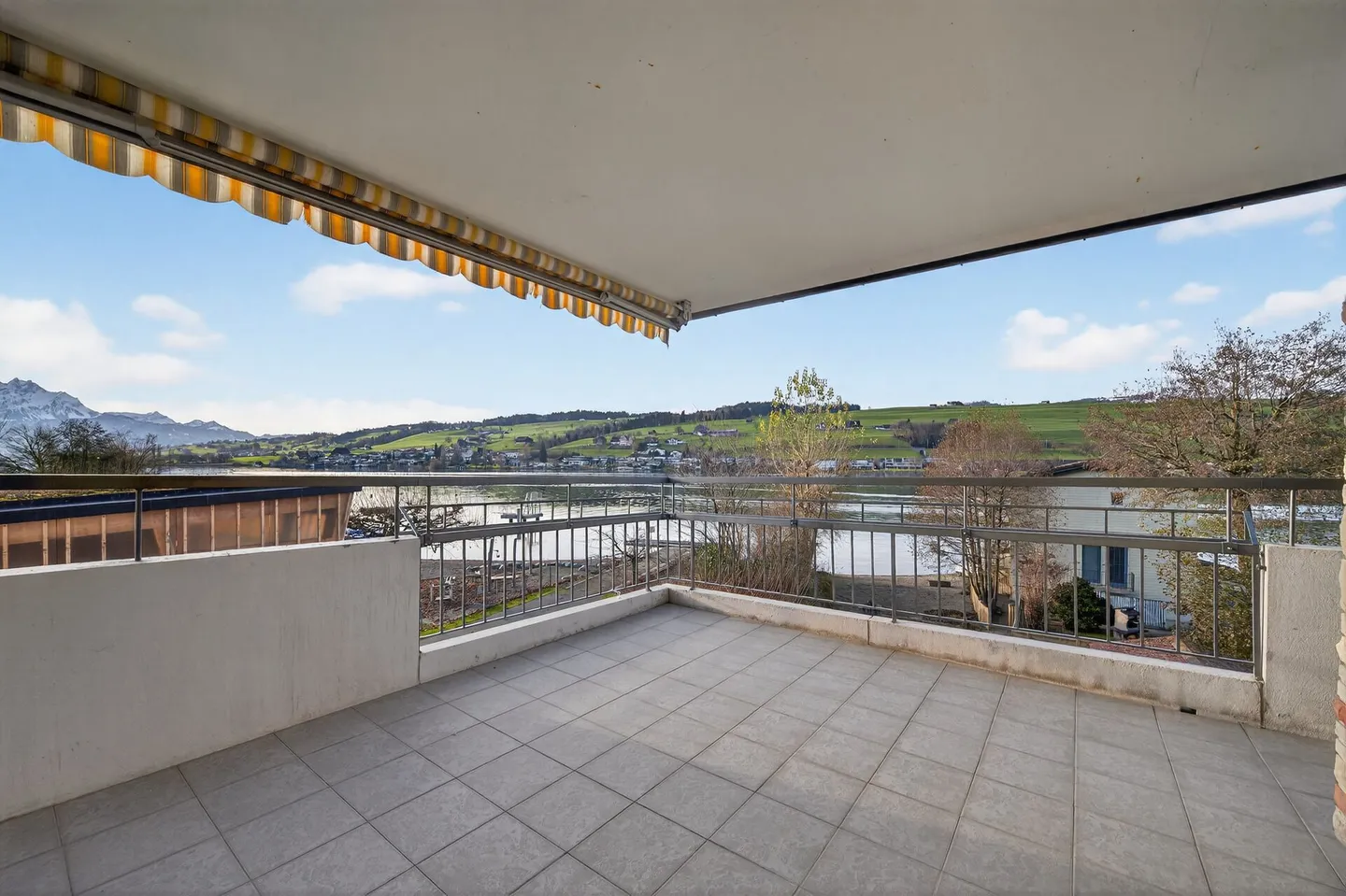 LIBELLE ONE - Vie au bord du lac - Photo 3 sur 26