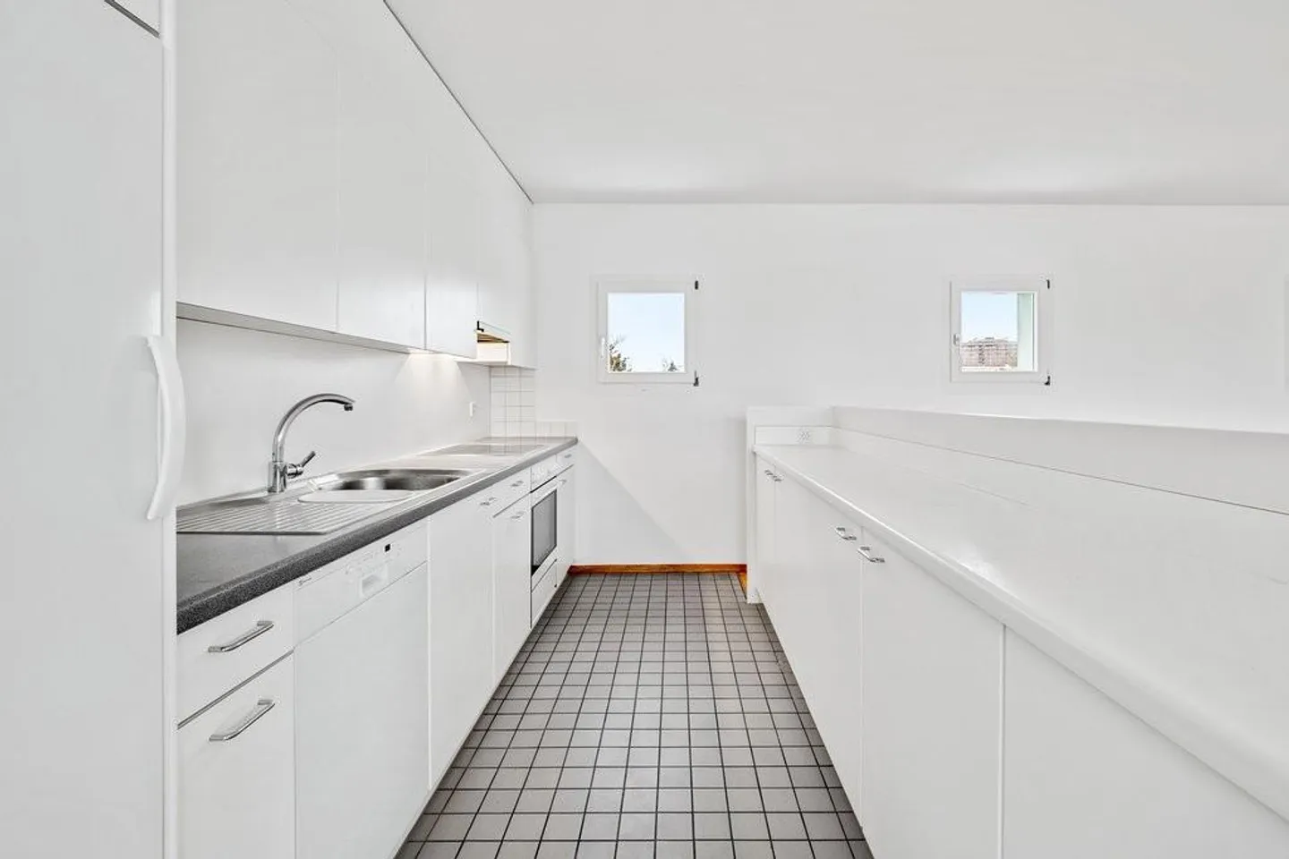 AFFITTARE SENZA CAUZIONE - Elegante appartamento duplex con terrazza sul tetto - Foto 2 di 8