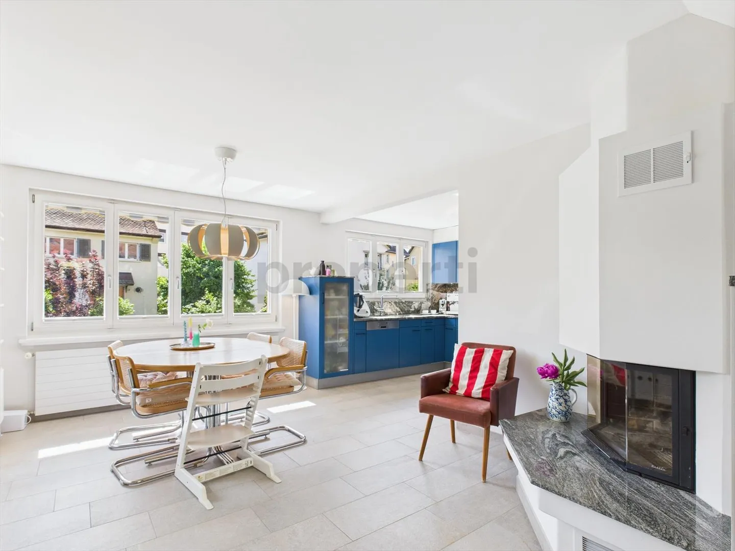 Maison contiguë 5.5 pièces - Foto 2 von 13