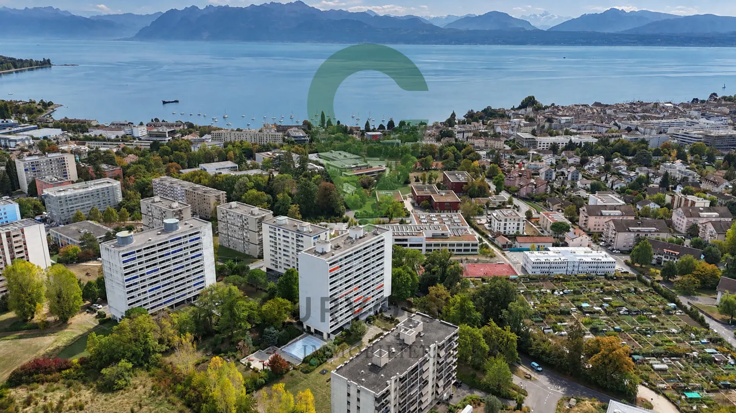Appartamento Elegante con Vista Lago - Foto 1 di 12