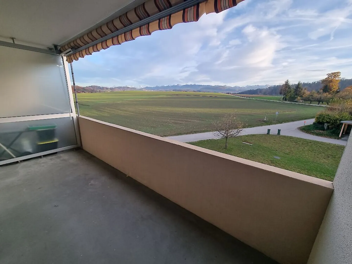 Appartement spacieux de 4,5 pièces à Schmitten - Photo 2 sur 9