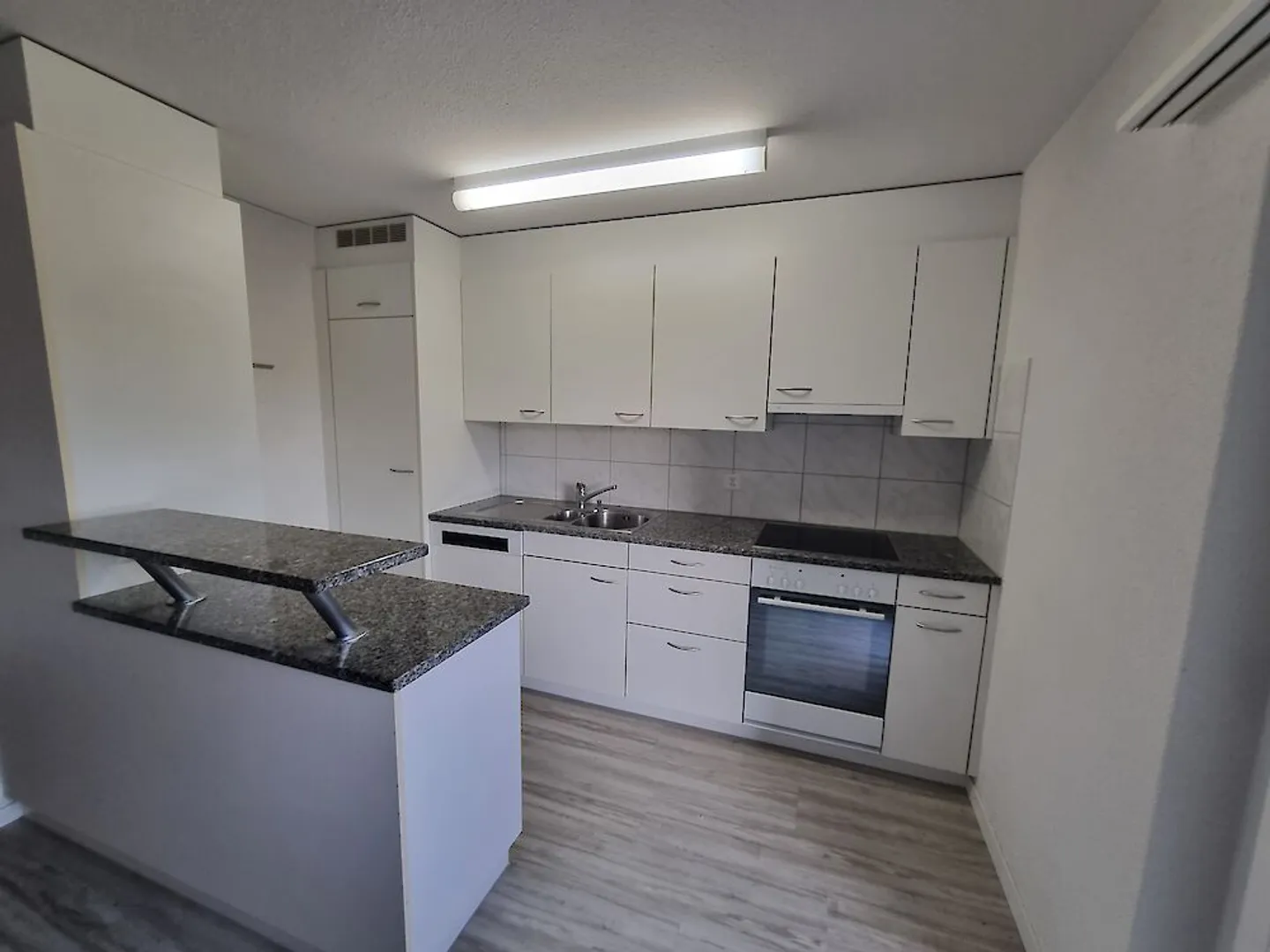 Appartement spacieux de 4,5 pièces à Schmitten - Photo 3 sur 9