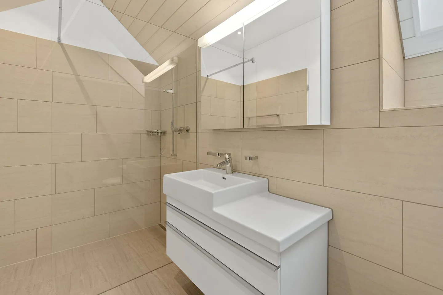 Appartamento 2 ½ camere quasi nuovo a Saland, moderno e di alta qualità - Foto 12 di 18