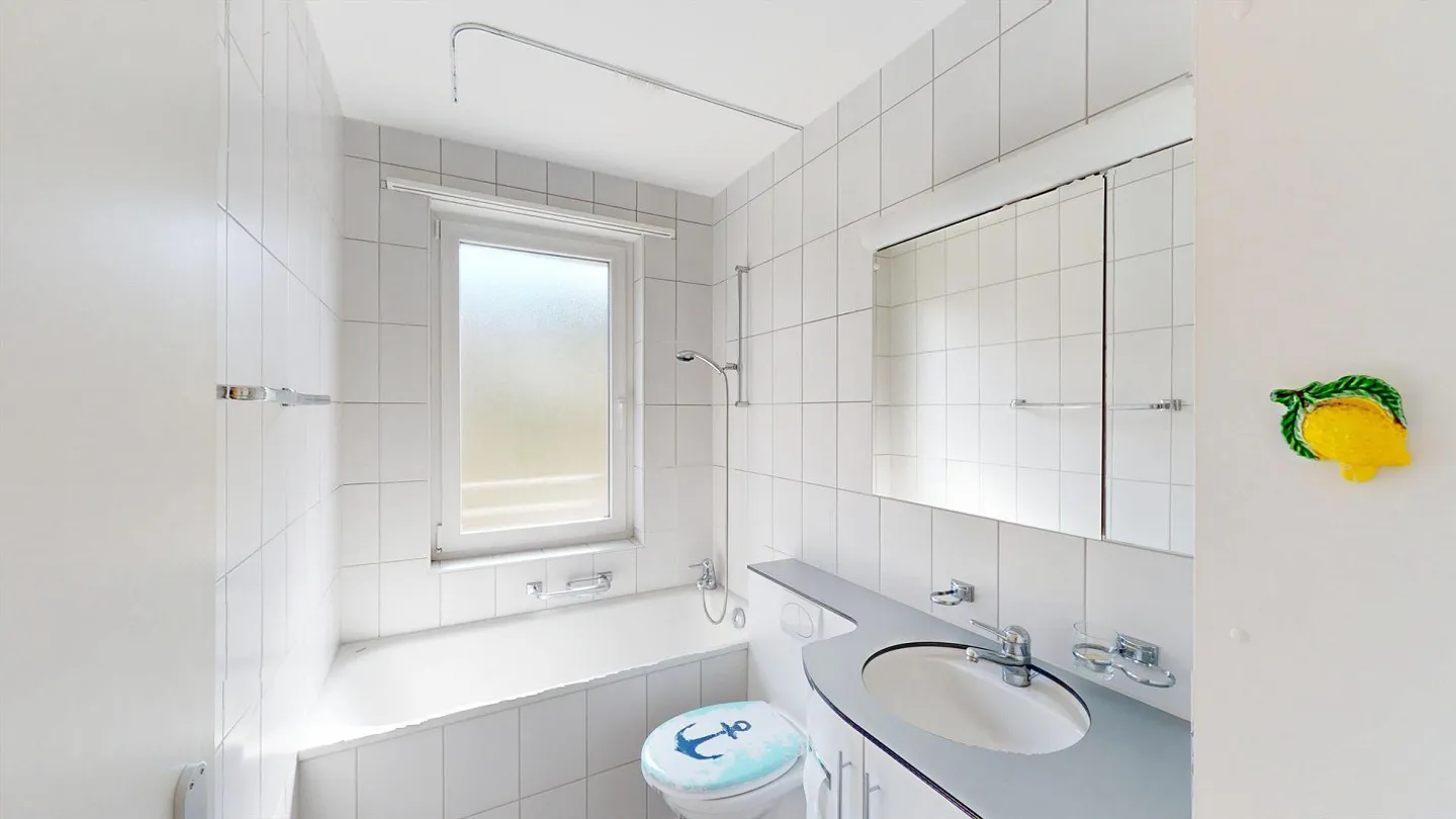 Charming 3.5-room apartment with two balconies attractive entry thanks to building rights - Photo 8 of 10
