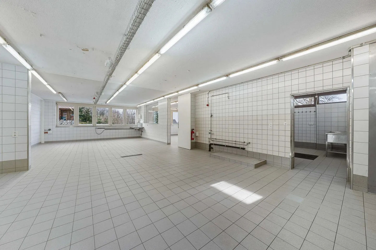 Bâtiment résidentiel et commercial - Photo 8 sur 12