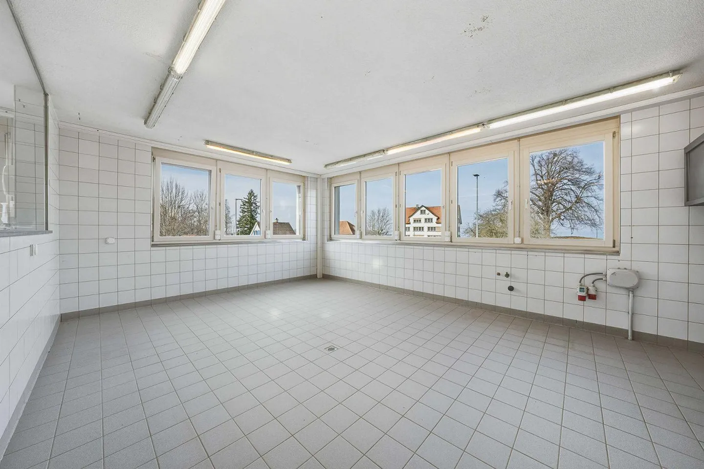 Bâtiment résidentiel et commercial - Photo 9 sur 12