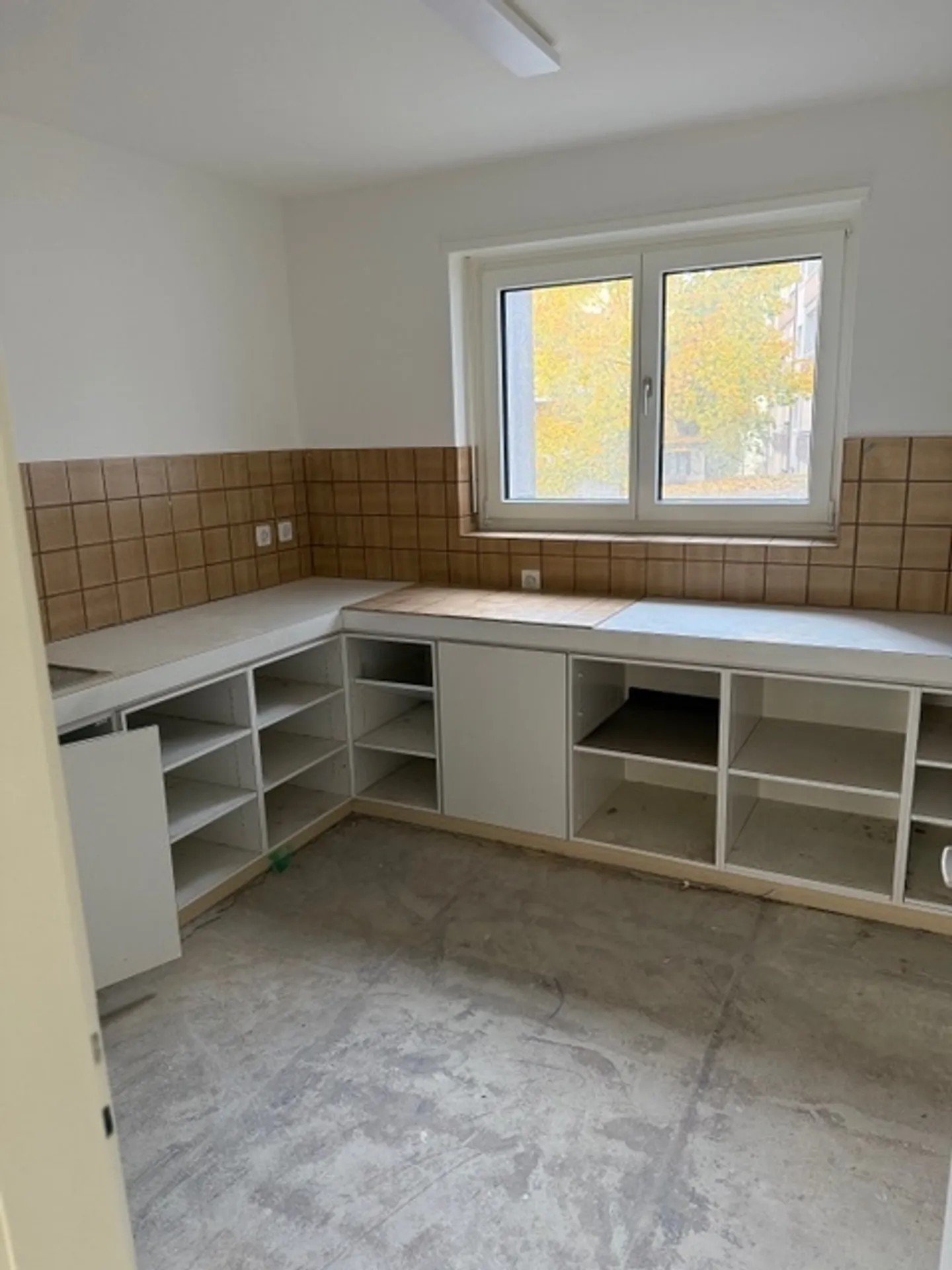 Espace commercial / Bureau / Salle de thérapie à louer dans un emplacement de choix - Photo 8 sur 13