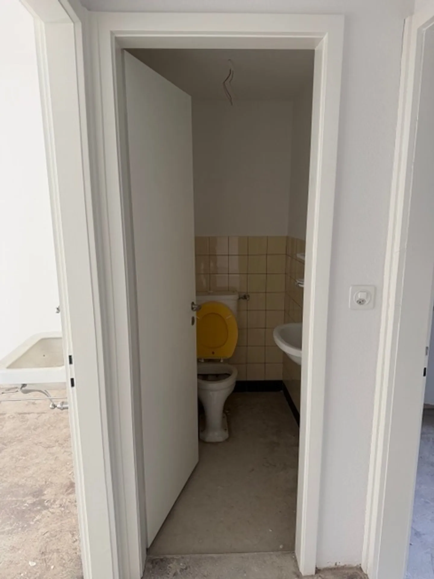 Espace commercial / Bureau / Salle de thérapie à louer dans un emplacement de choix - Photo 12 sur 13