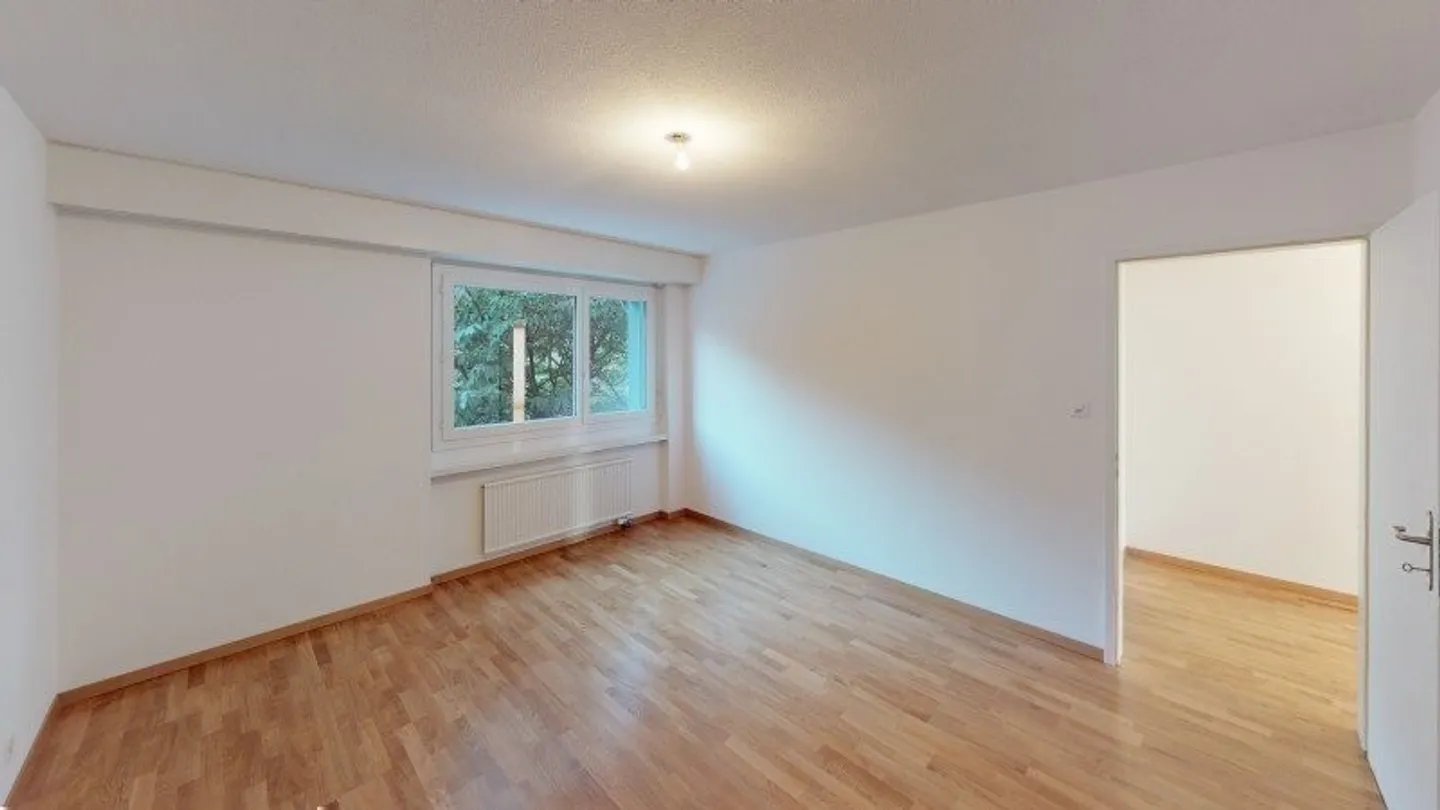 Would you like to live in a renovated apartment? - Photo 8 of 10