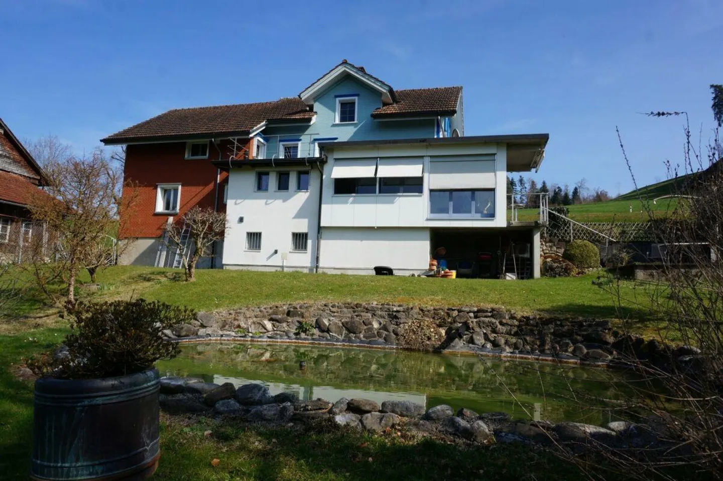 Charmantes Einfamilienhaus mit Garten - Foto 3 von 15