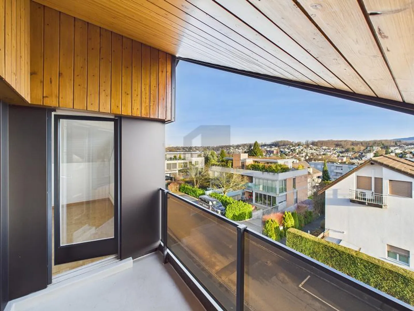 CHARMANTE, ZENTRAL GELEGENE WOHNUNG MIT AUSSICHT - Foto 4 von 6