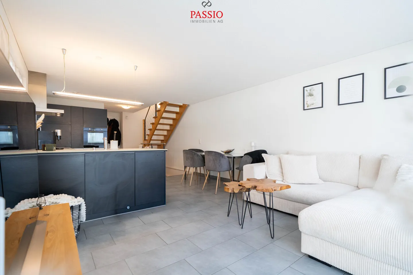 Maison semi-détachée de 7,5 pièces avec vue sur le lac et potentiel - Photo 6 sur 33