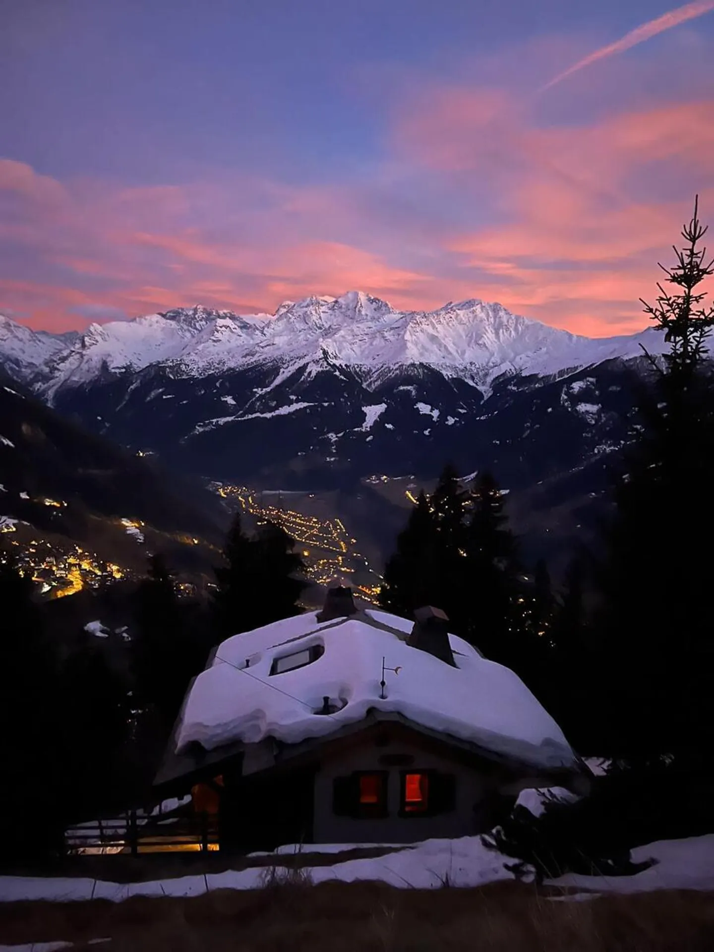 Chalet with Stunning Views - Photo 2 of 13