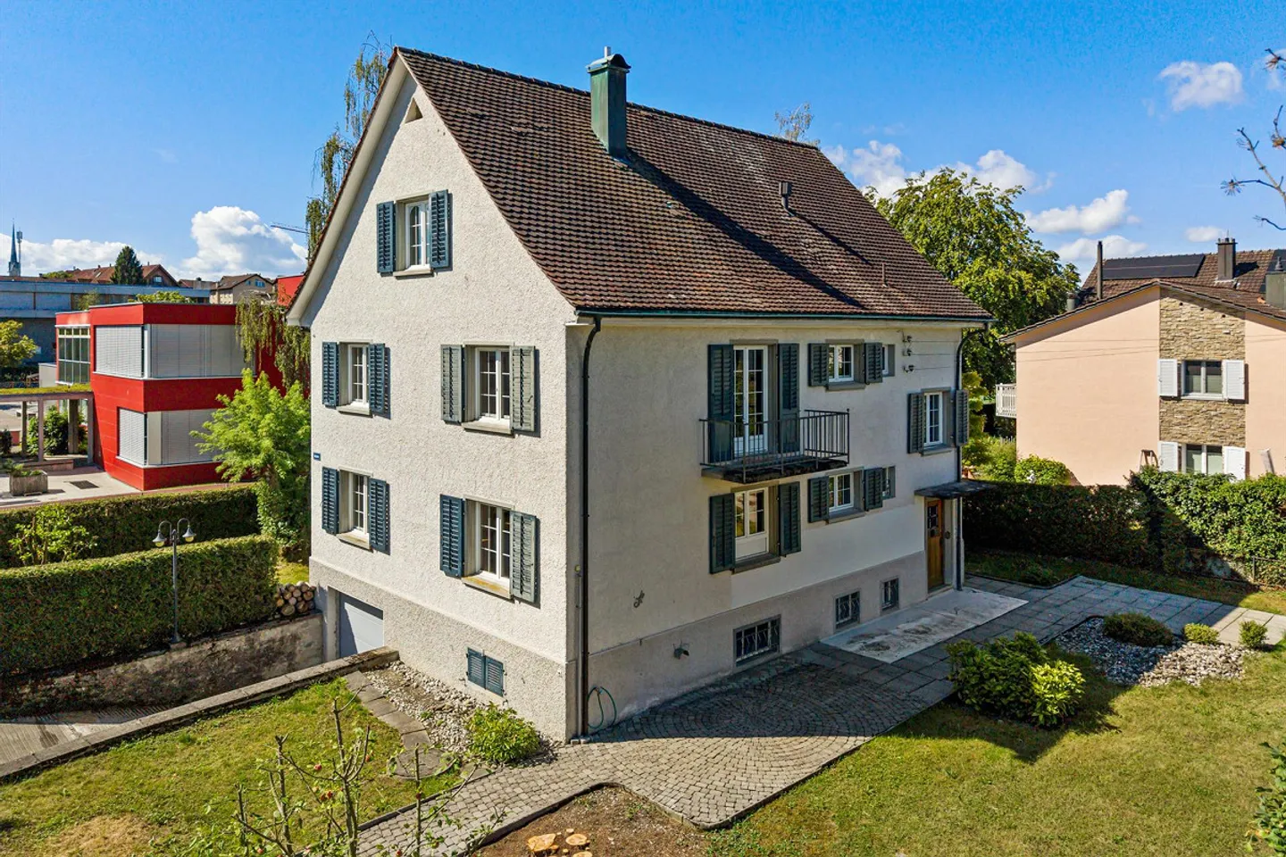 Casa caratteristica di 8,5 stanze con grande giardino in posizione centrale - Foto 2 di 30