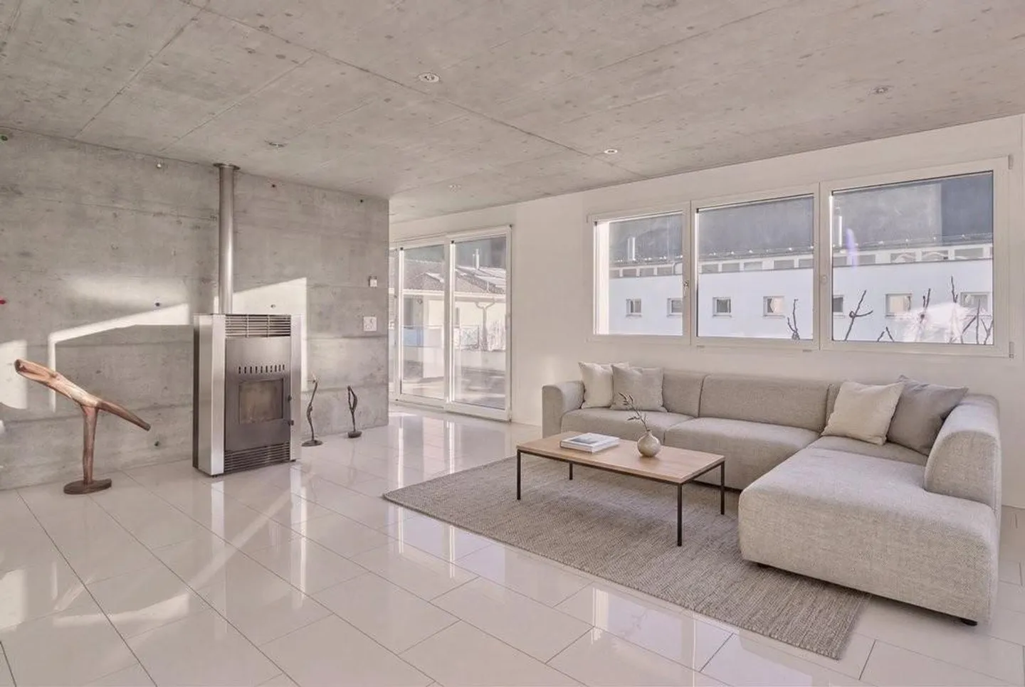 Spacious Single-Family Home with Apartment - Photo 6 of 12