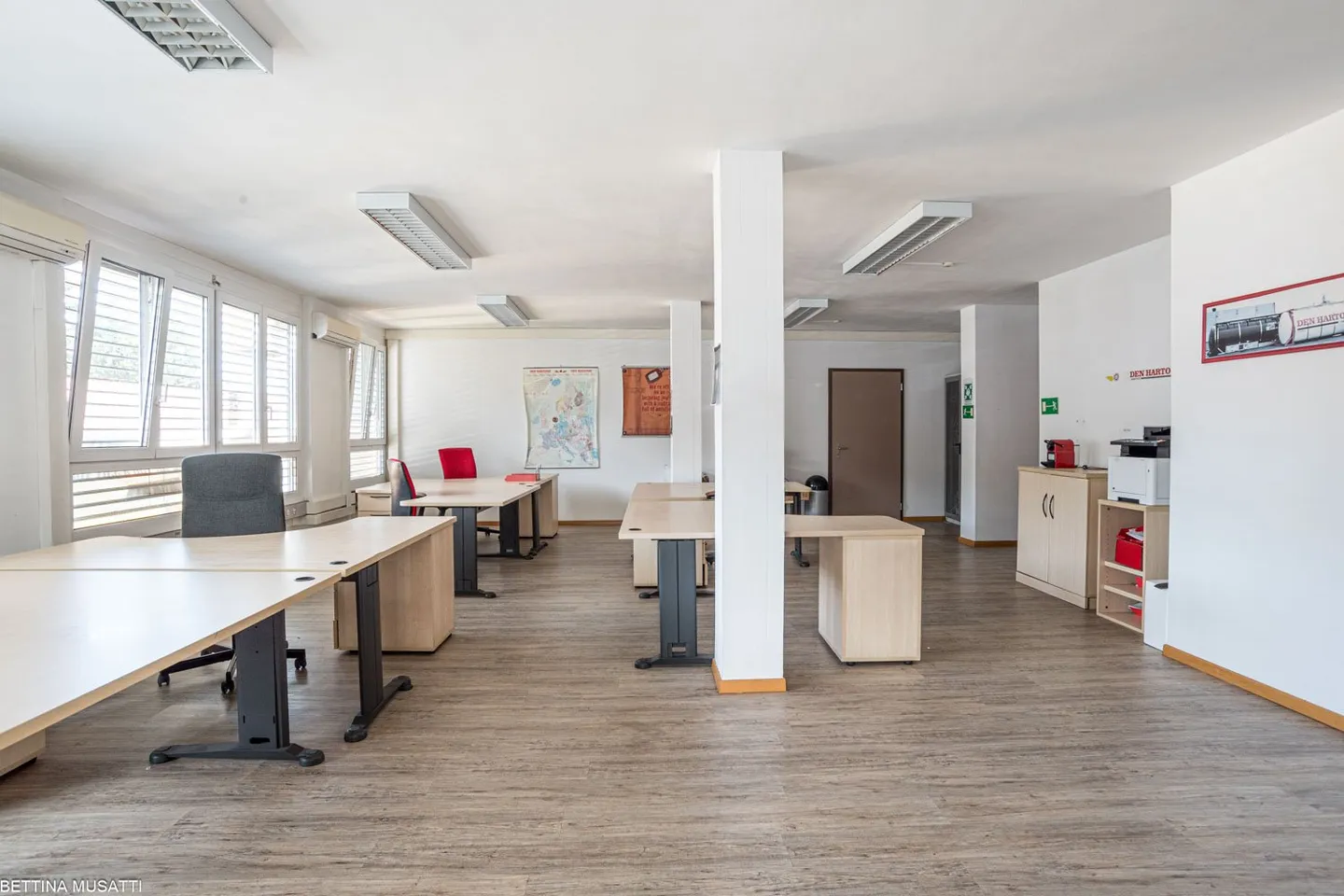 CHIASSO – SPACIOUS OFFICE - Photo 2 of 10