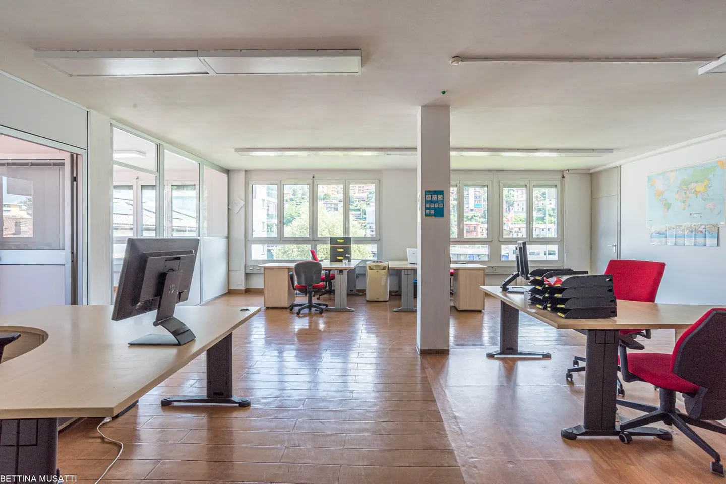 CHIASSO – SPACIOUS OFFICE - Photo 3 of 10