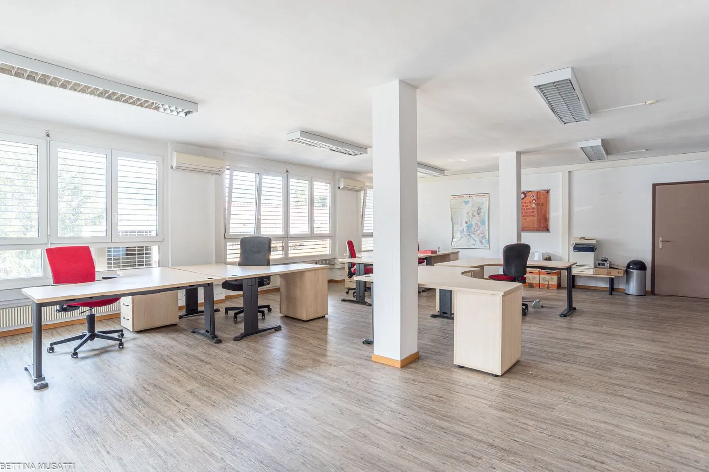 CHIASSO – SPACIOUS OFFICE - Photo 4 of 10