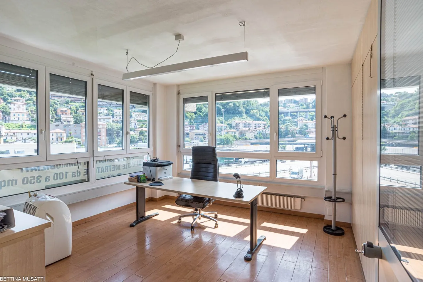 CHIASSO – SPACIOUS OFFICE - Photo 8 of 10