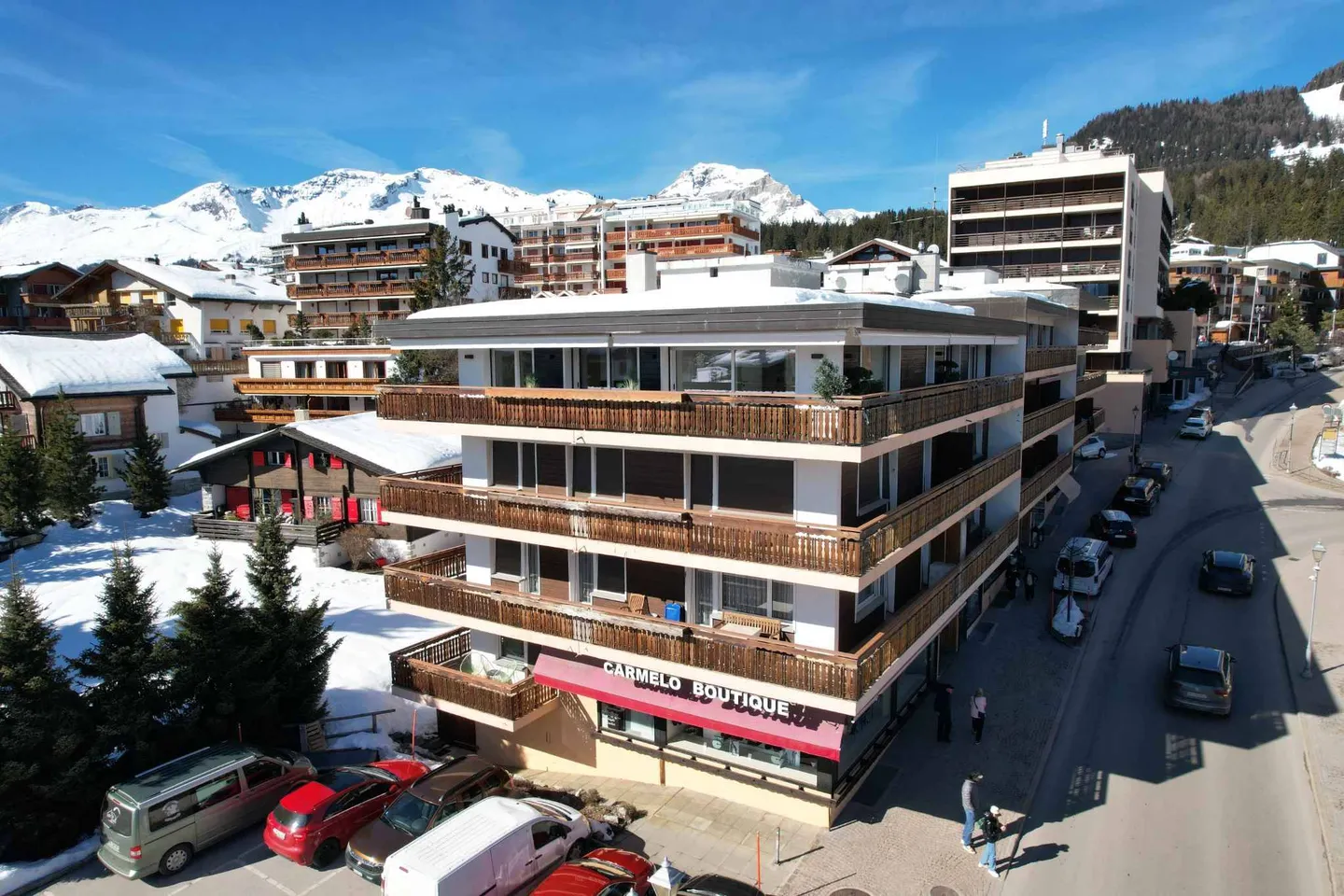 Exceptional situation in the heart of Crans with panoramic view - Photo 4 of 12