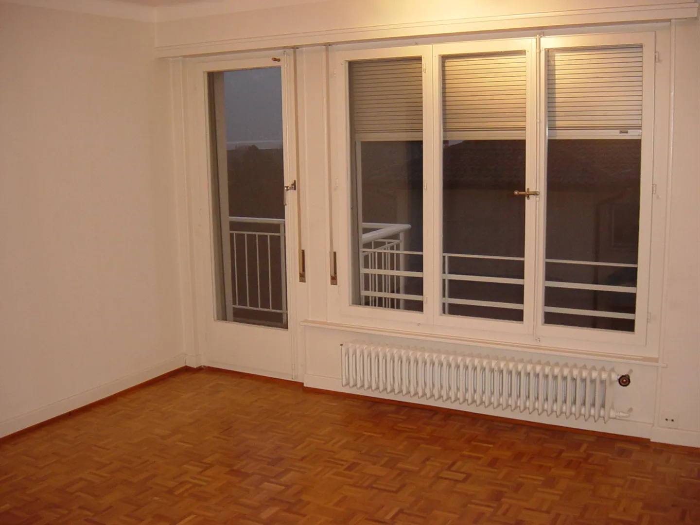 Appartamento ristrutturato con una bella vista sul lago e sulle Alpi. - Foto 6 di 8