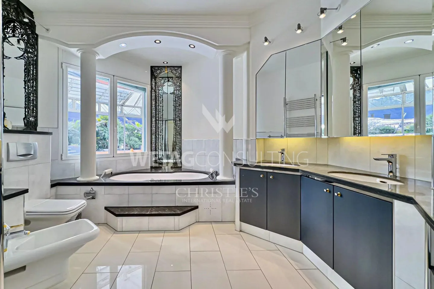 Muralto: Modern, bright apartment with large terrace & winter garden for sale - Photo 5 of 13