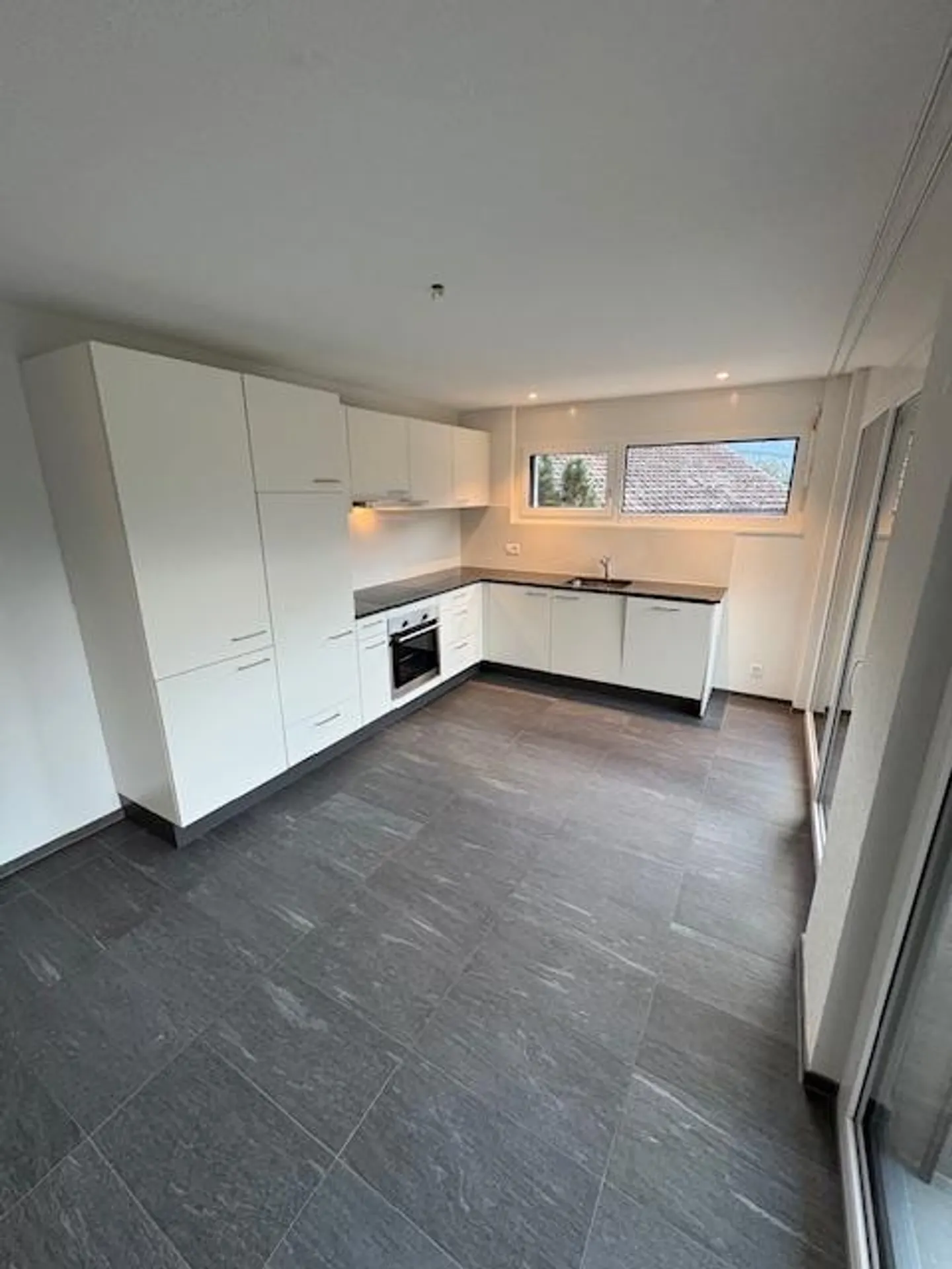 4.5-room apartment with large terrace and mountain view for rent new - Photo 4 of 17