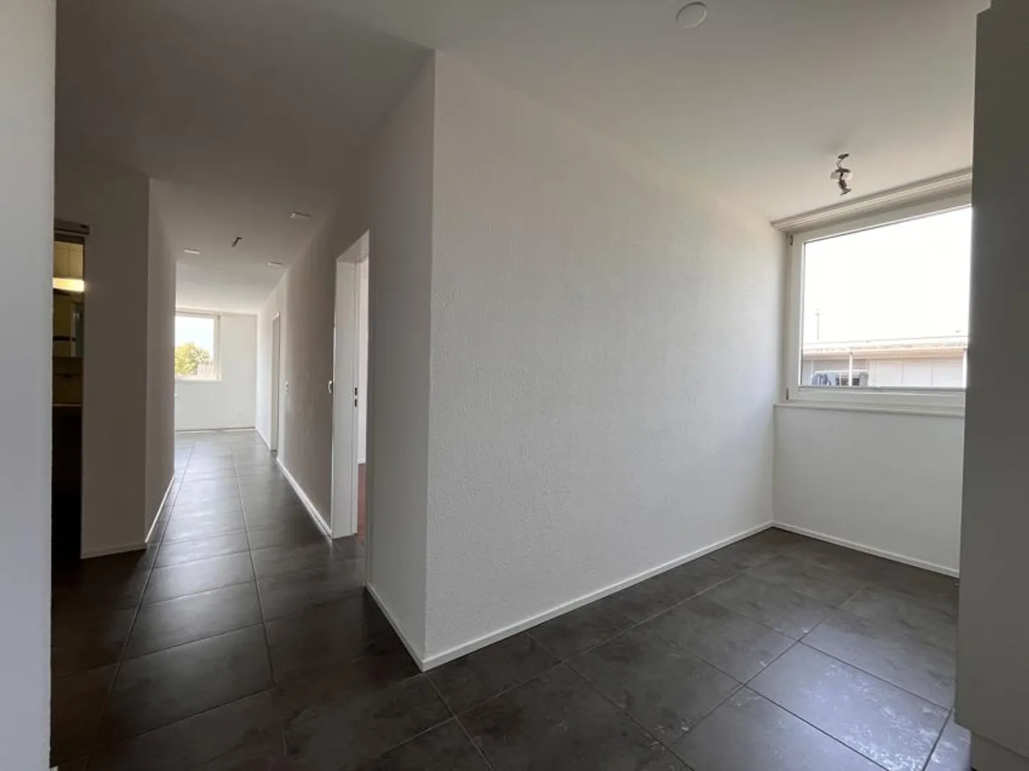 grosse 4.5-Zimmer Wohnung an zentraler Lage - Photo 4 of 16
