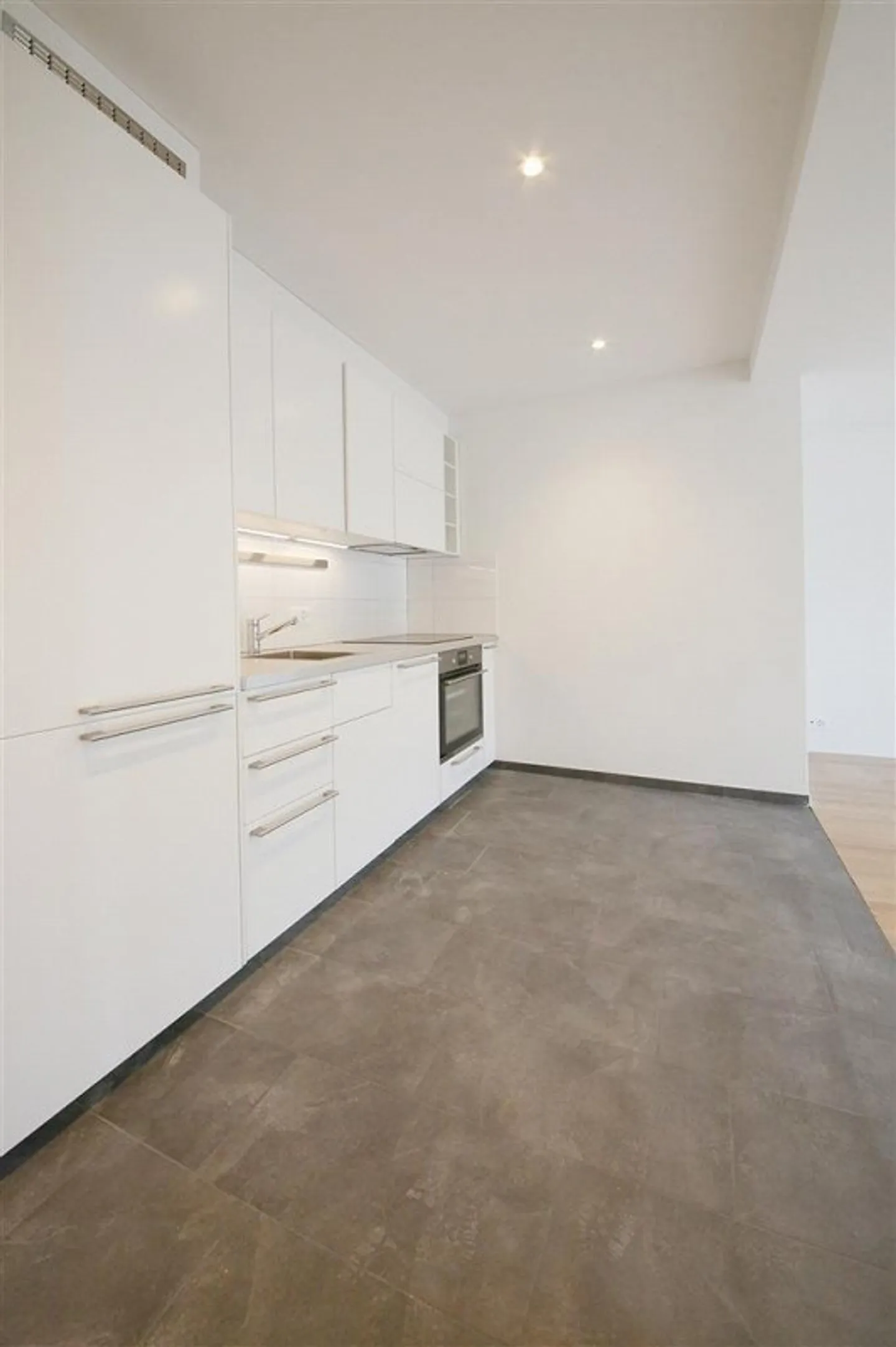 Appartamento moderno in una posizione tranquilla nel quartiere 6 - Foto 2 di 6