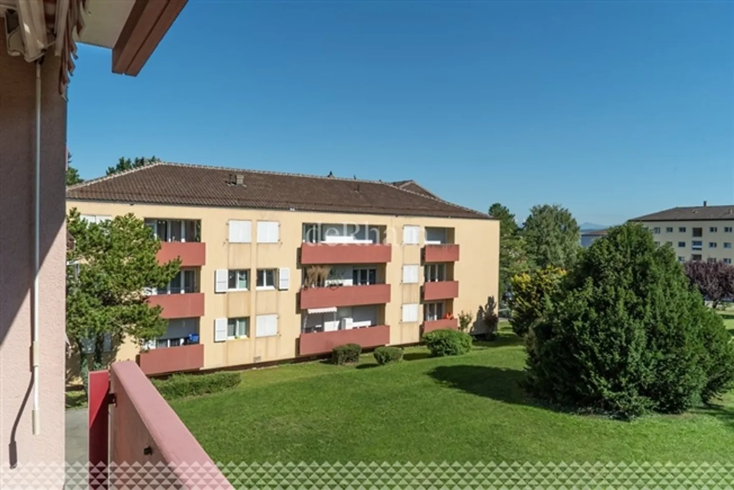 Bella appartamento di 3 stanze nella città di Orbe, rinfrescato - Foto 7 di 7