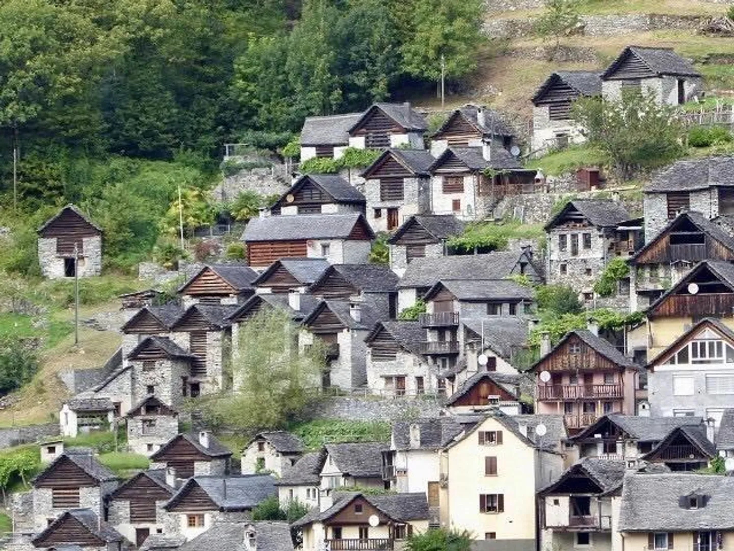 Rustico di 4 stanze con giardino in una posizione molto tranquilla e soleggiata... - Foto 32 di 34