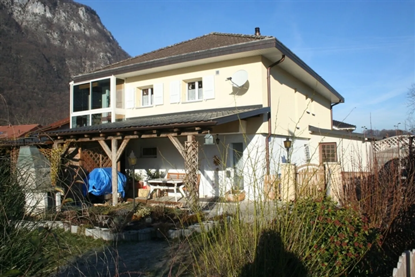 Large house with 2 apartments of 3.5 rooms each on 672 m² - Photo 3 of 20