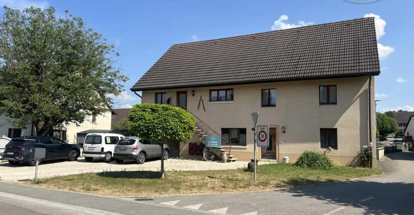 Incantevole Casa Familiare a Lugnez - Foto 1 di 10