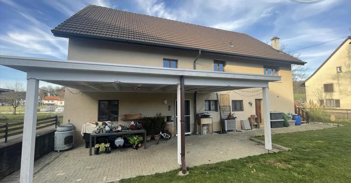 Incantevole Casa Familiare a Lugnez - Foto 2 di 10